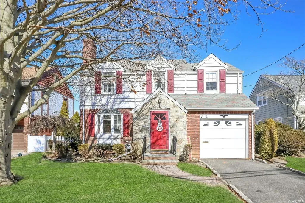 21 Hart Street Lynbrook NY 11563
