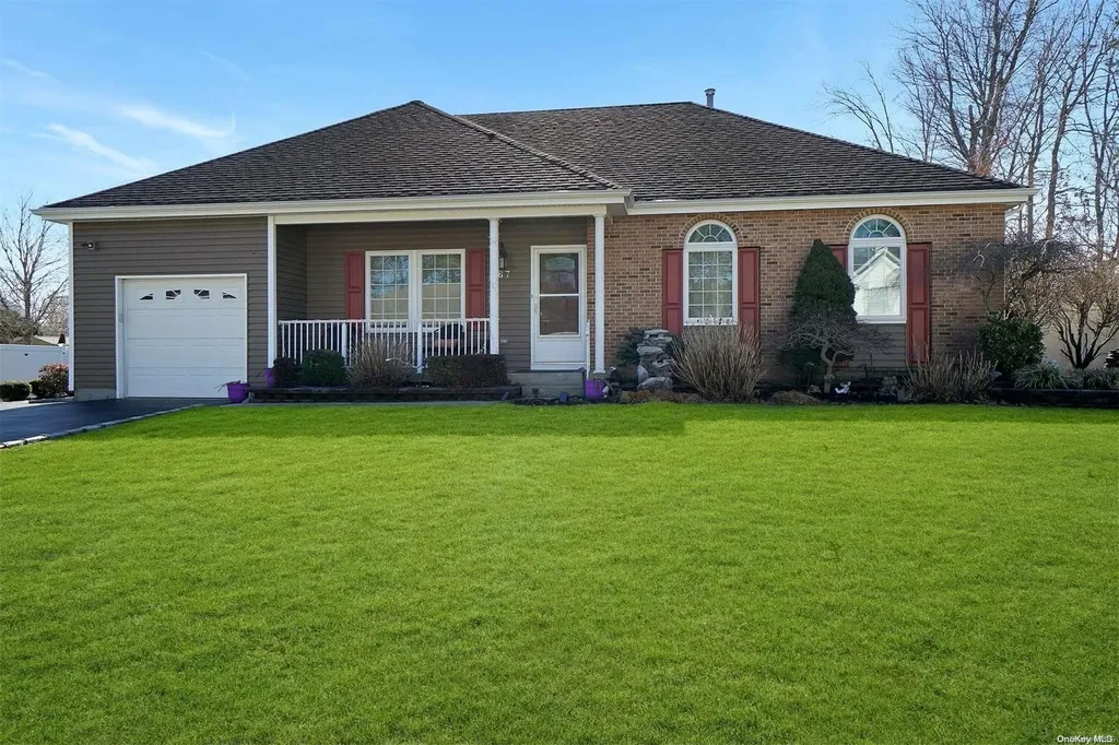 67 Chardonnay Drive Coram NY 11727