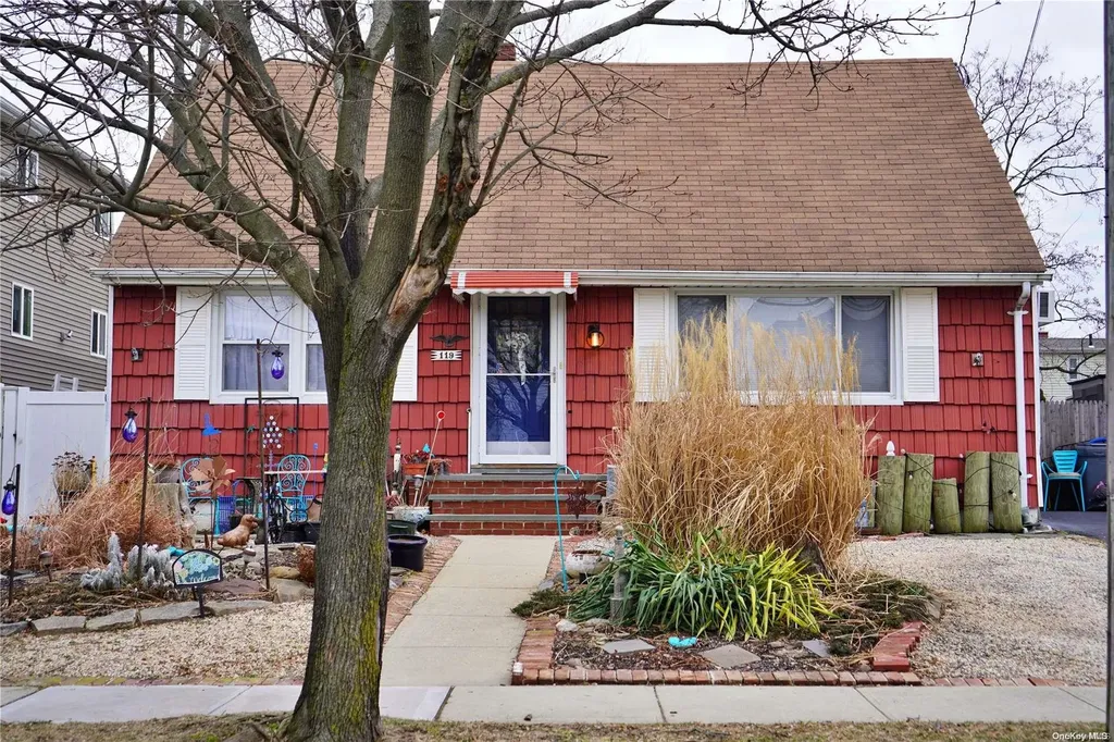 119 Westside Avenue Freeport NY 11520