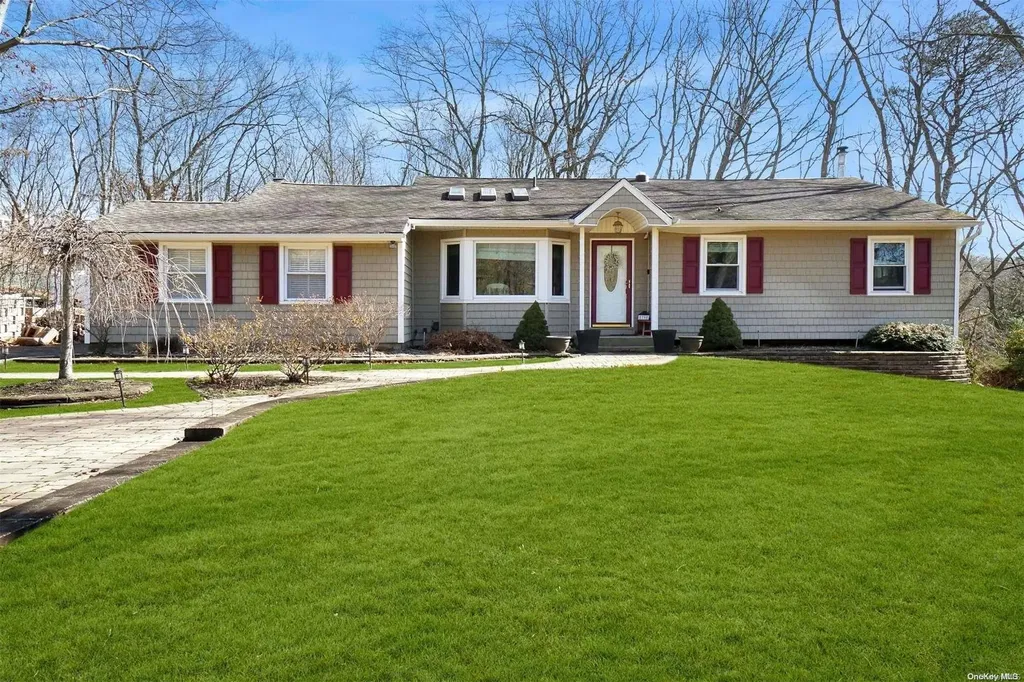 79 Wyandanch Boulevard Smithtown NY 11787