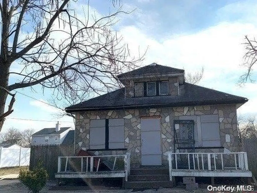 100 Smith Street Central Islip NY 11722
