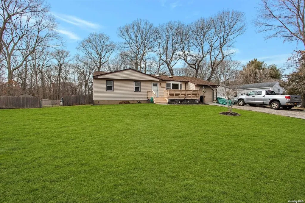 205 Horton Court Manorville NY 11949