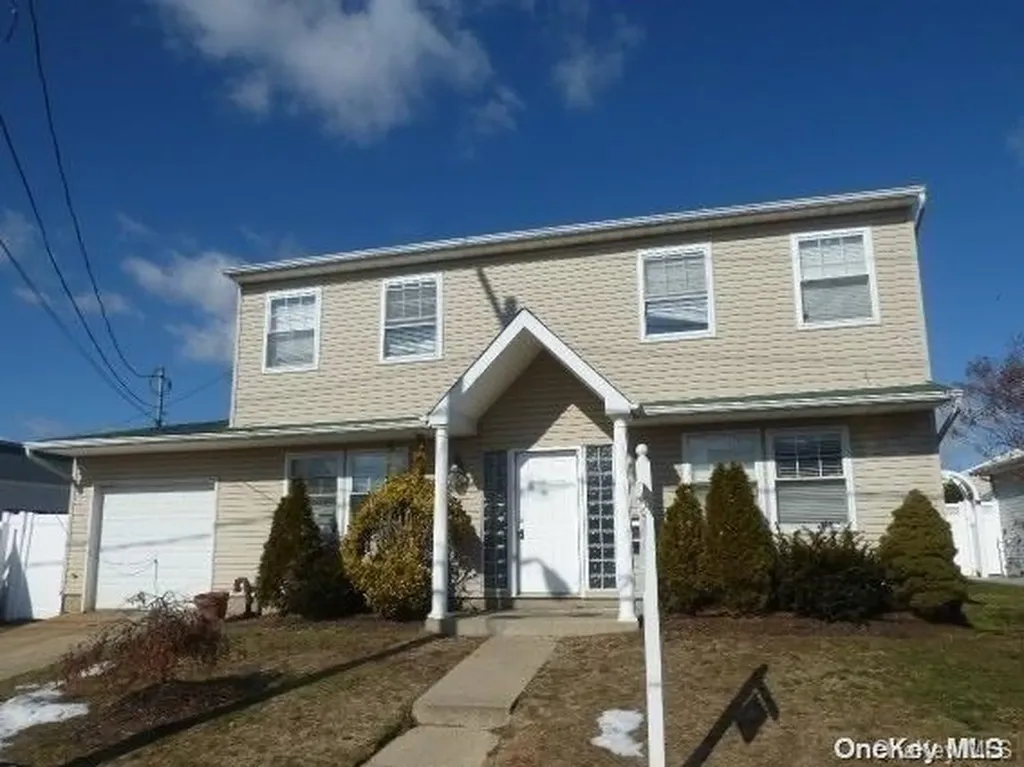 12 Dock Drive Freeport NY 11520