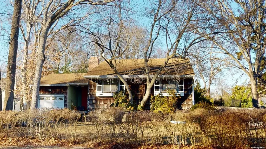 126 Jacqueline Lane Centereach NY 11720
