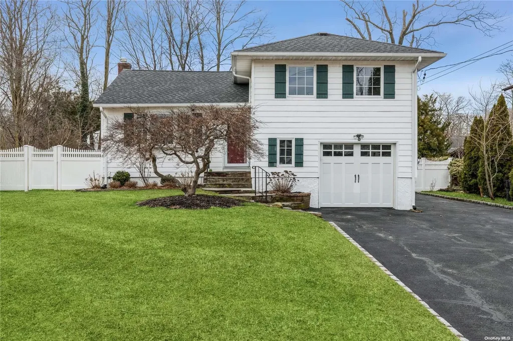 174 Evergreen Avenue Smithtown NY 11787