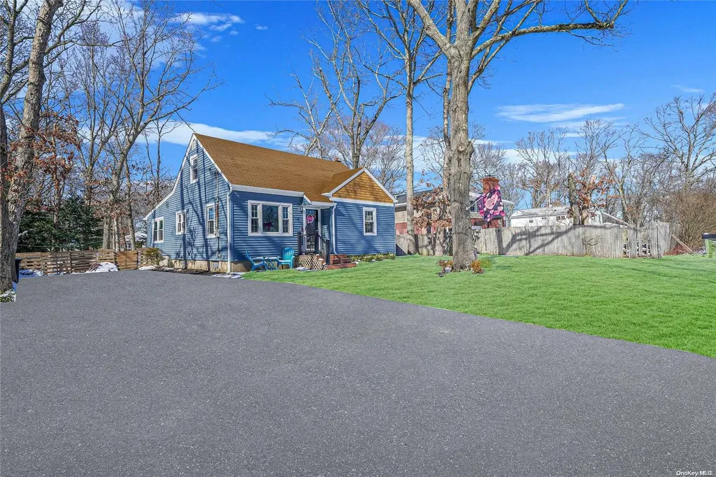 24 Corchaug Trail Ridge NY 11961