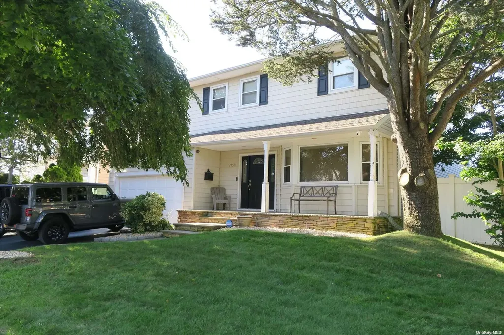 2550 Glenn Drive Bellmore NY 11710