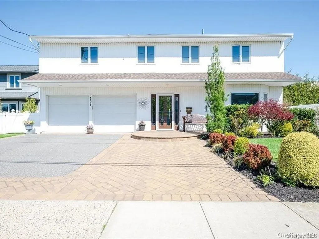 3951 Bea Court Oceanside NY 11572
