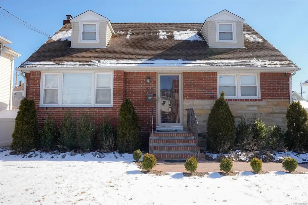 140 Bismark Avenue Valley Stream NY 11581