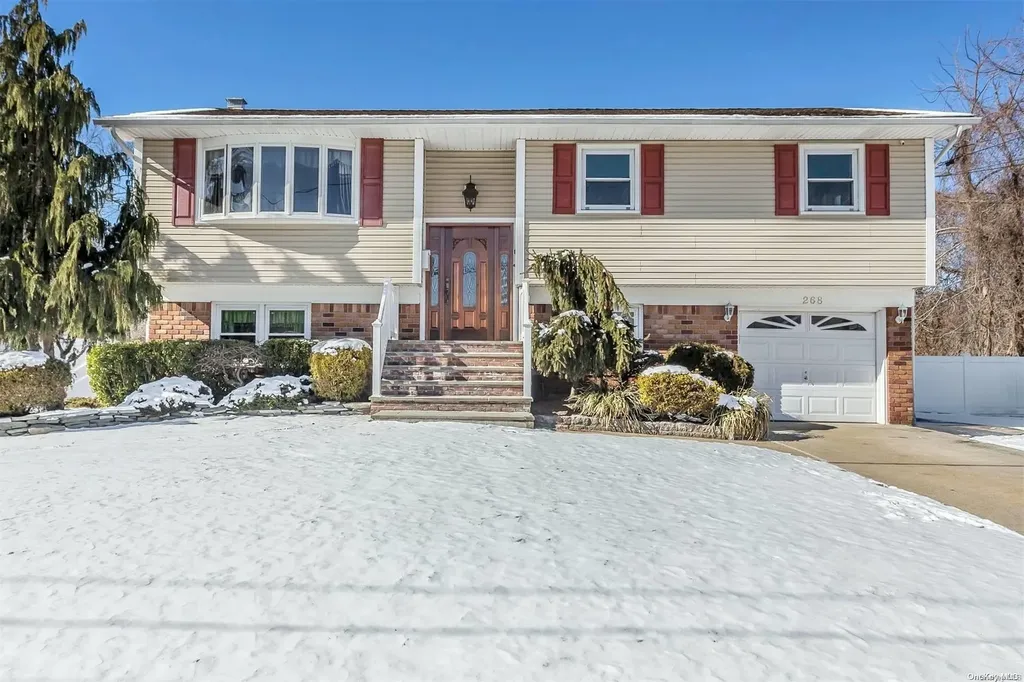 268 Cadman Avenue West Babylon NY 11704