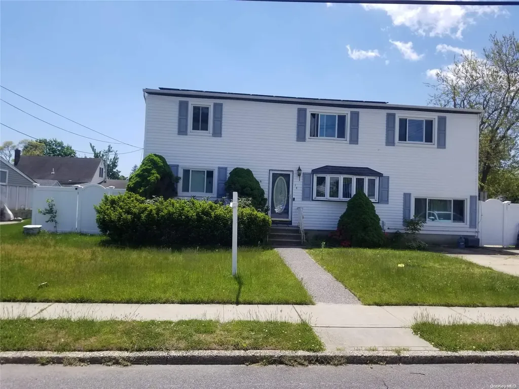 14 Clark Street West Babylon NY 11704
