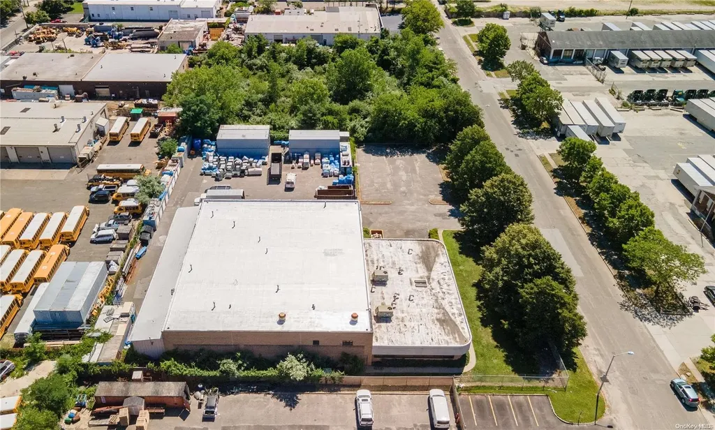 241 Skip Lane Bay Shore NY 11706