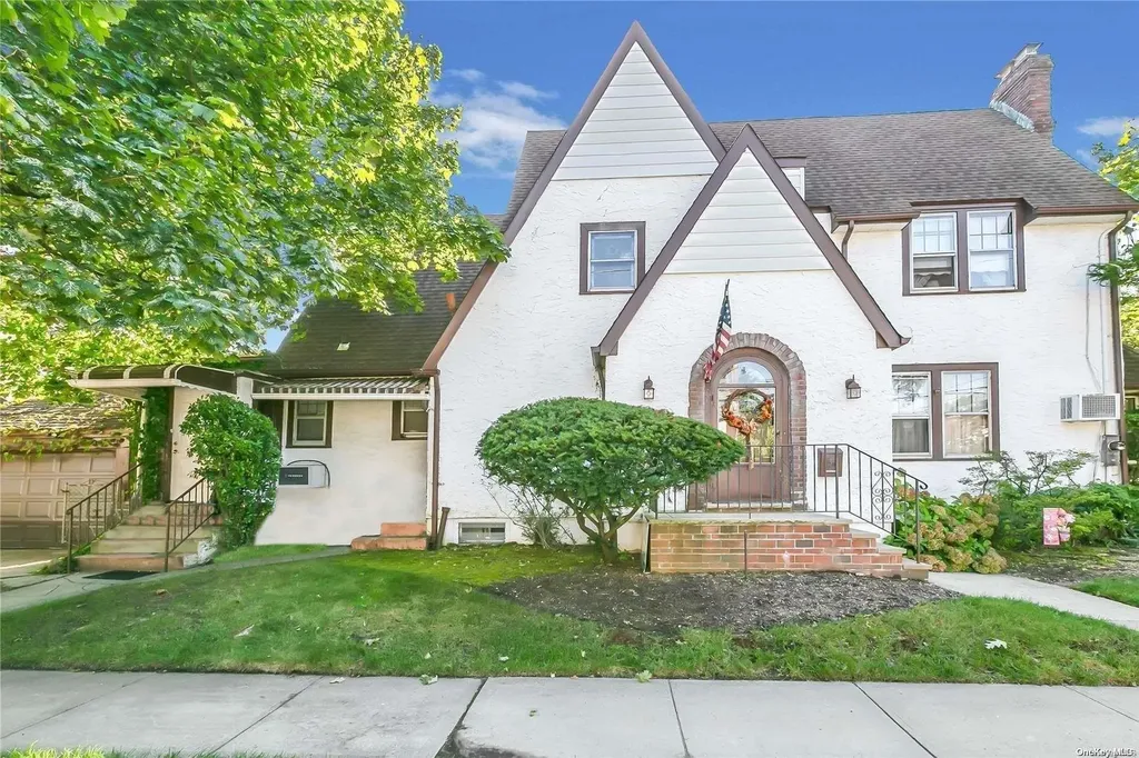 247 Cornwell Avenue Valley Stream NY 11580