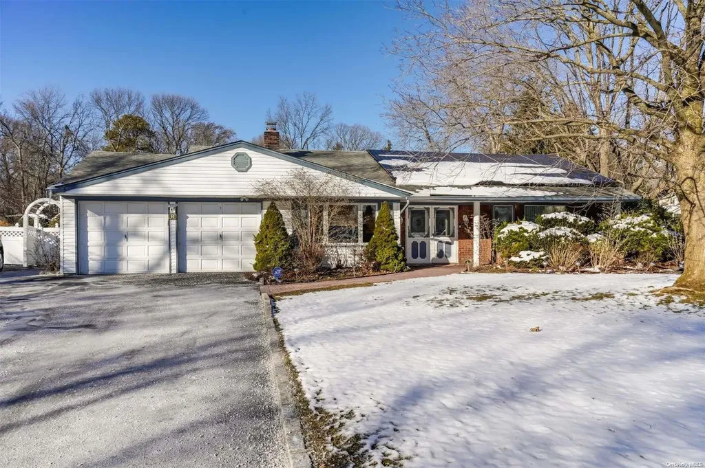 9 Steven Place Smithtown NY 11787