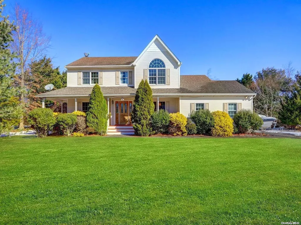 2425 Oaklawn Avenue Southold NY 11971