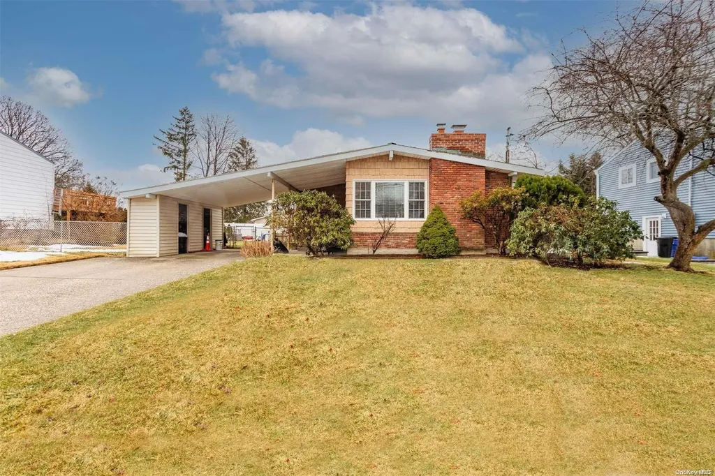 108 Farner Avenue Selden NY 11784