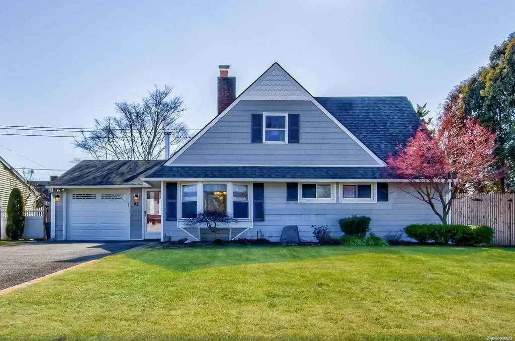 48 Spindle Road Hicksville NY 11801