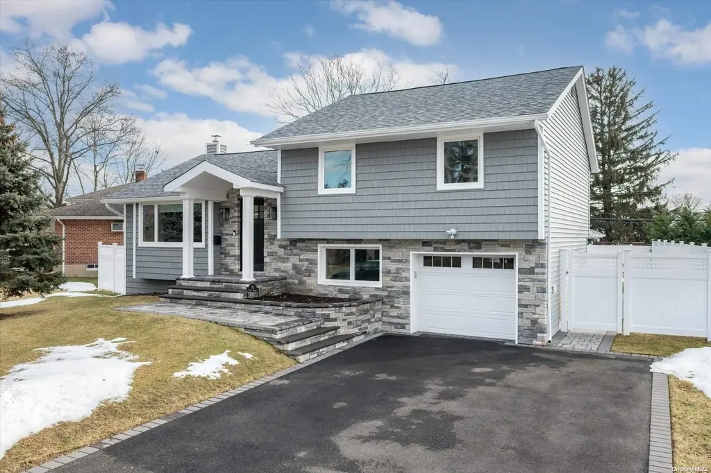 14 Lane Avenue Plainview NY 11803
