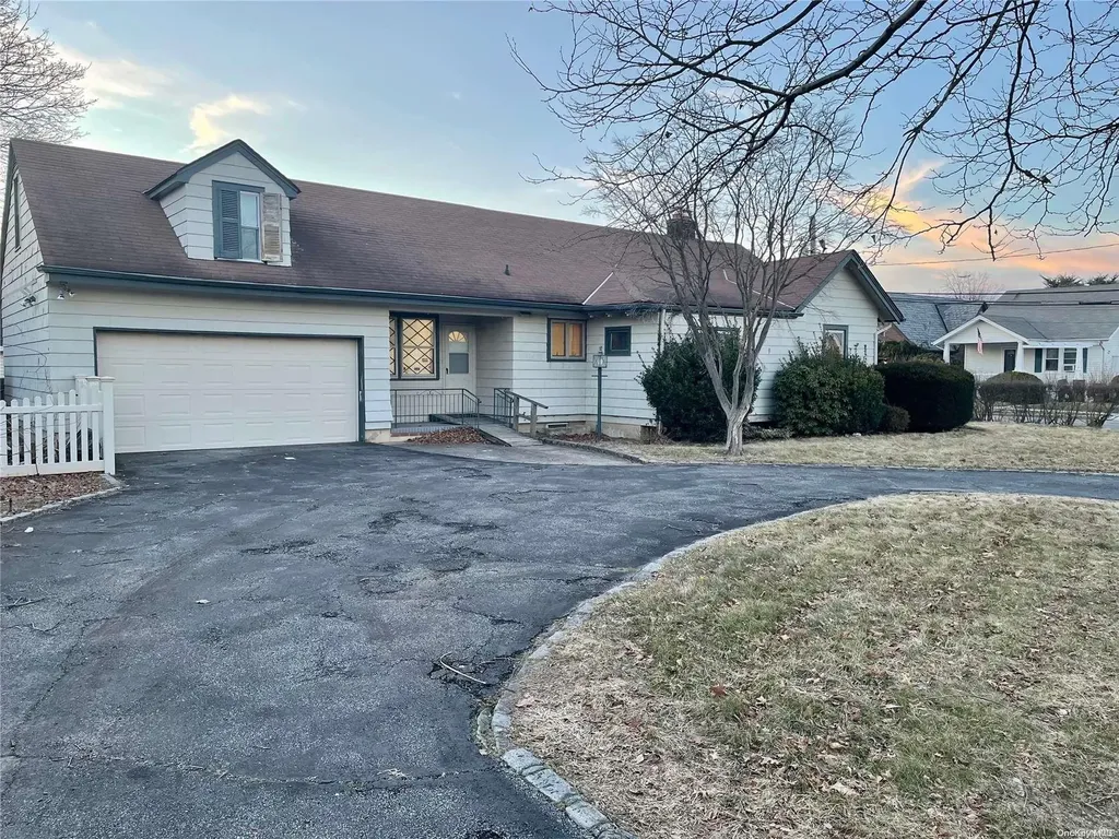 88 Stuart Avenue Malverne NY 11565