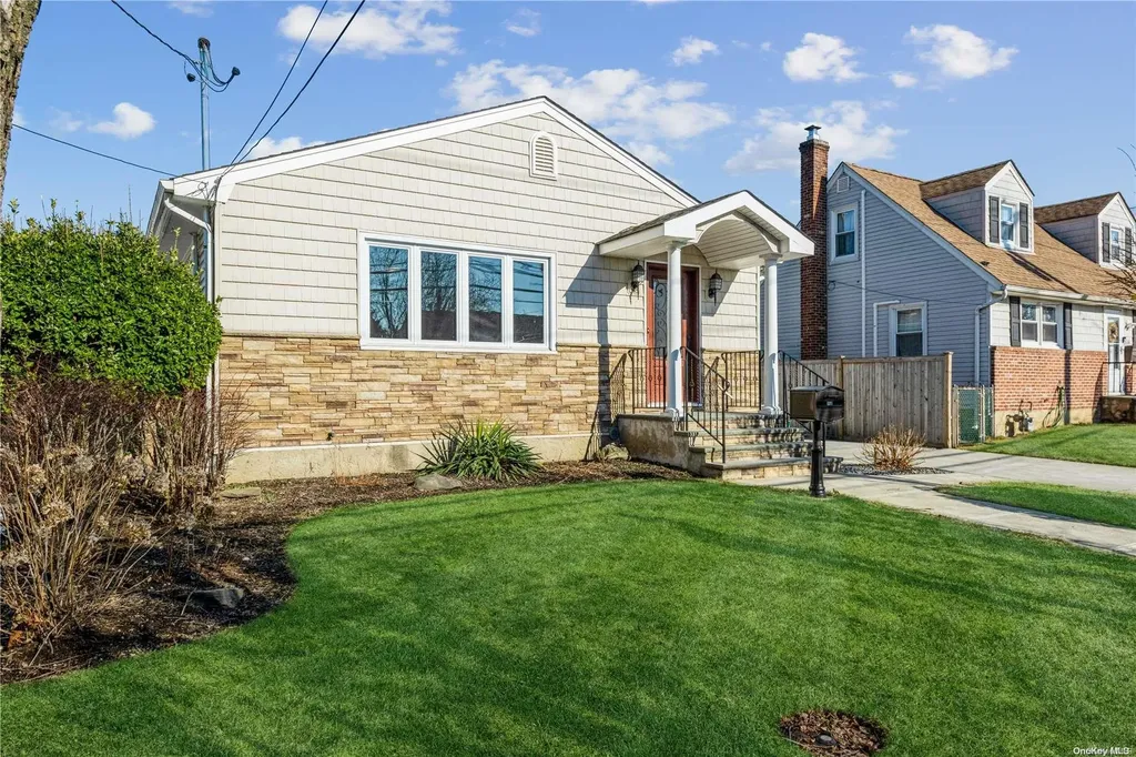 118 Central Avenue New Hyde Park NY 11040