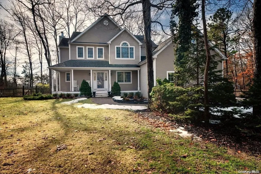 15 Cedar Lane East Patchogue NY 11772