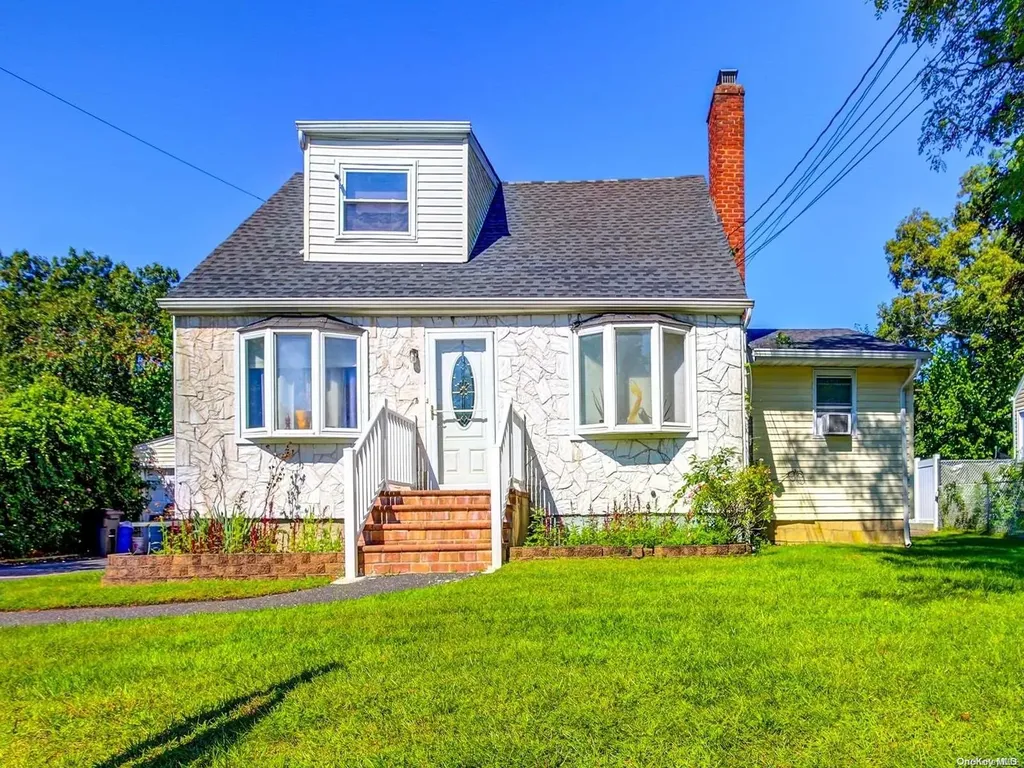 44 Washington Avenue Deer Park NY 11729