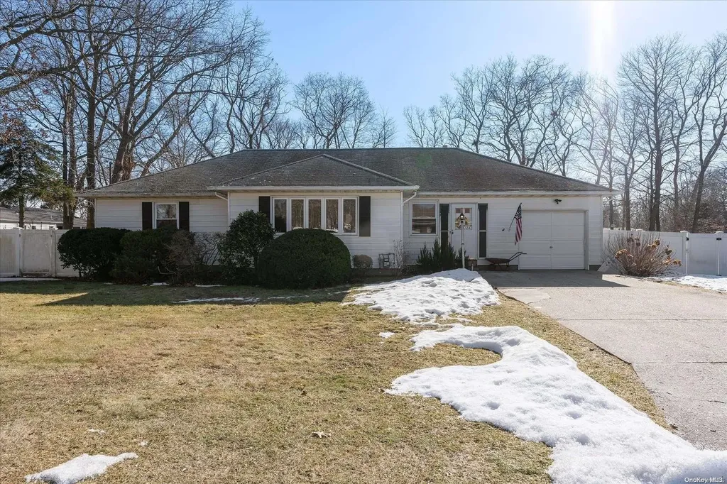 184 Franklin Street Patchogue NY 11772