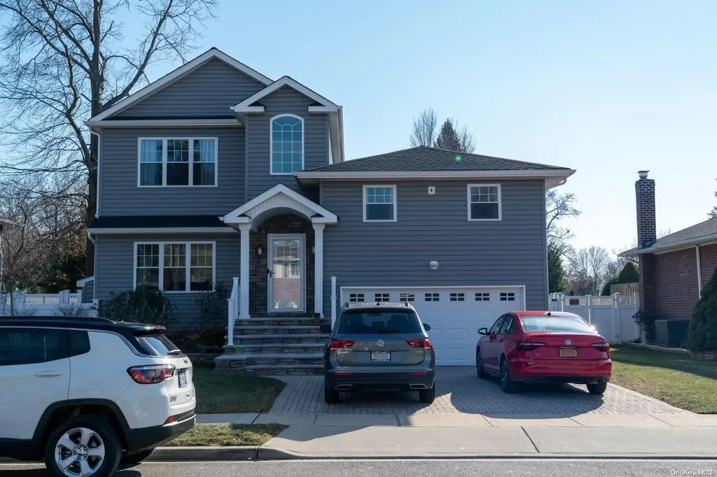 2882 Anderson Street Wantagh NY 11793