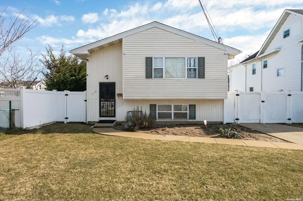 116 N Ocean Avenue Freeport NY 11520