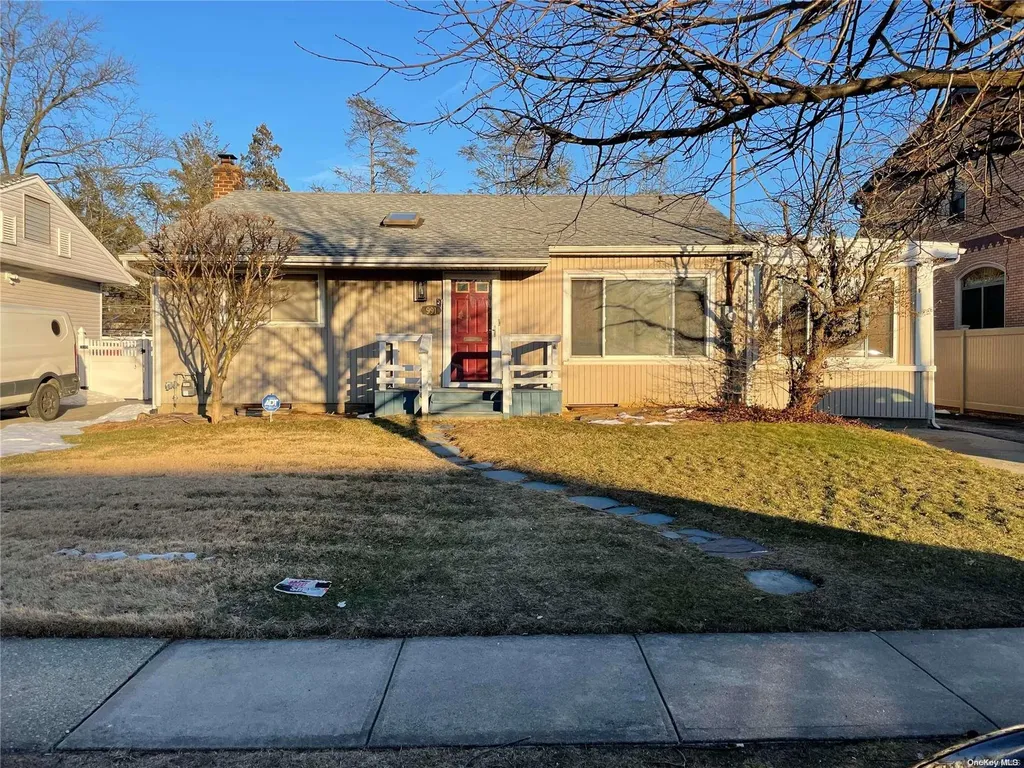 991 Dana Avenue Valley Stream NY 11580