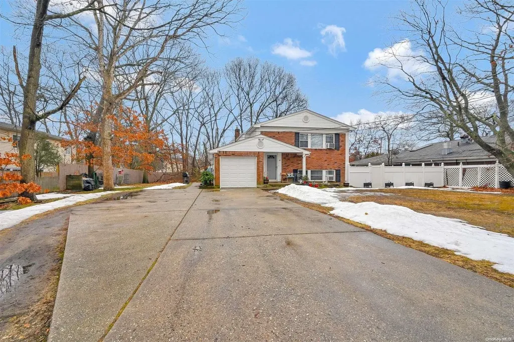 20-22 Hawthorne Avenue East Islip NY 11730