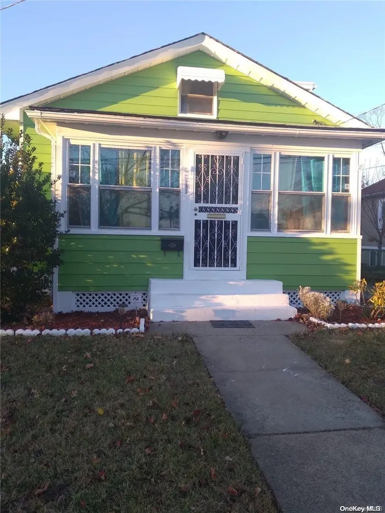 121 Elizabeth Avenue Hempstead NY 11550