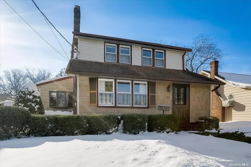 213 Horton Highway Mineola NY 11501