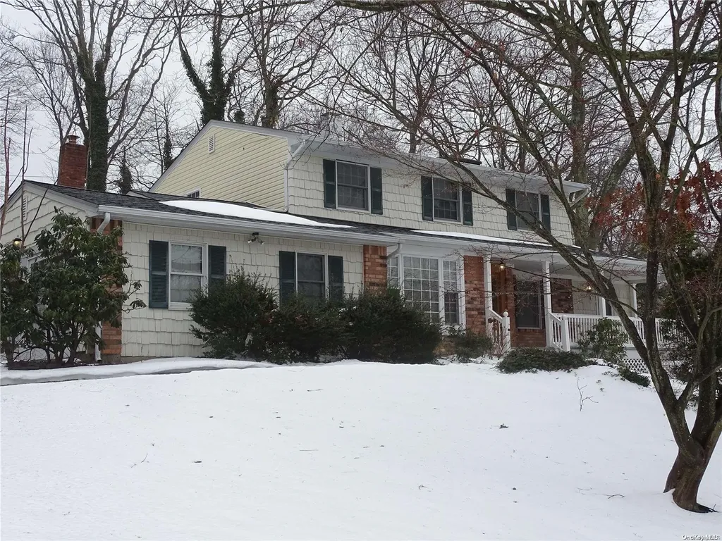 9 Rondell Lane Centereach NY 11720