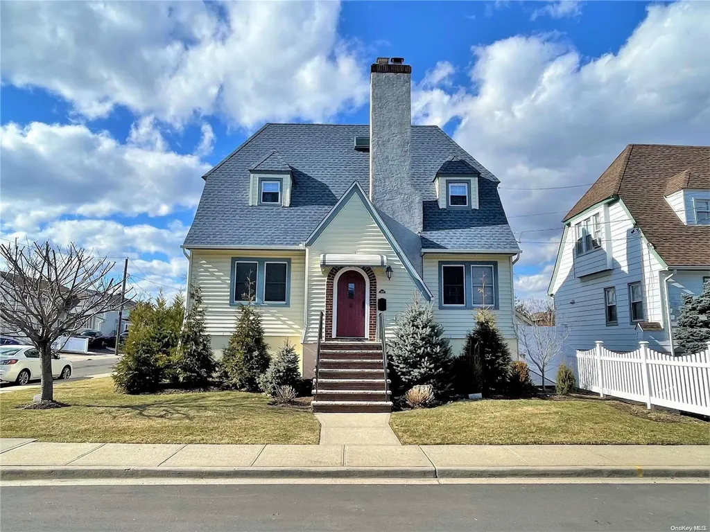 3330 Weidner Avenue Oceanside NY 11572