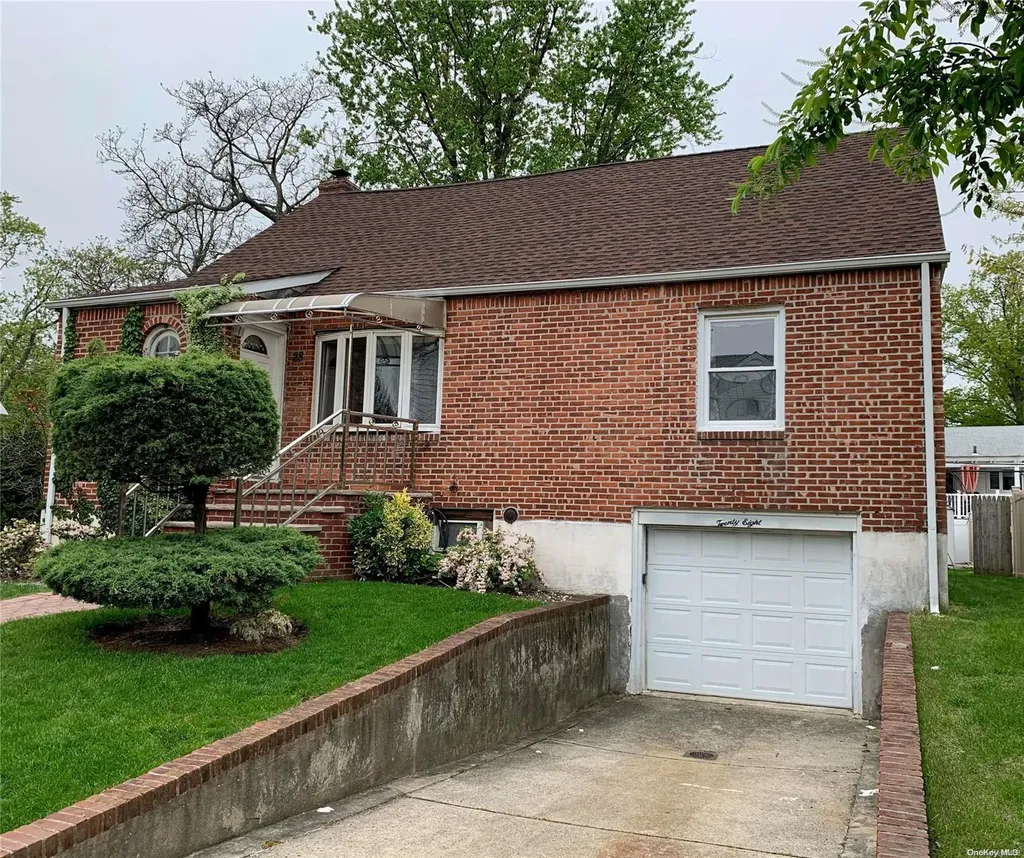 28 Firethorne Lane Valley Stream NY 11581
