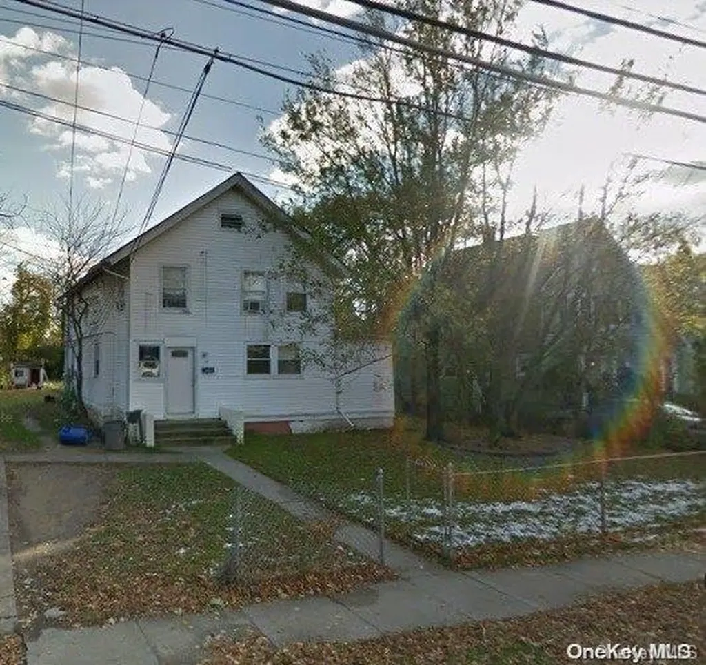 42 Forest Avenue Freeport NY 11520