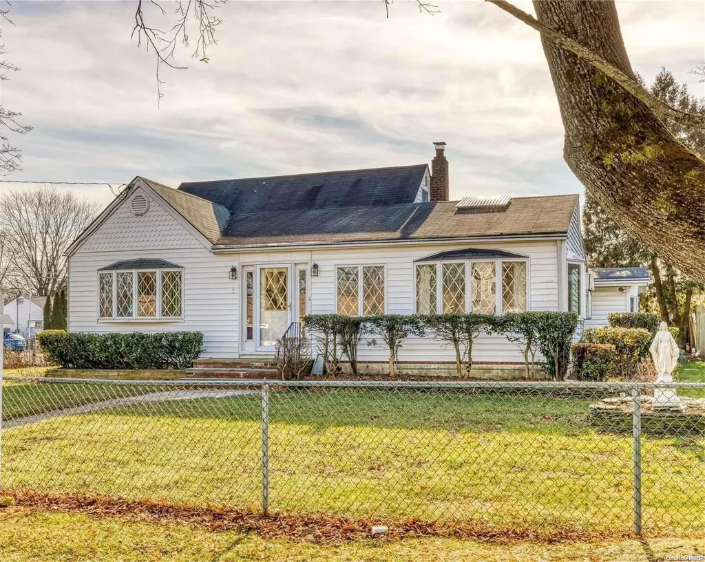 1 Helen Street Centereach NY 11720