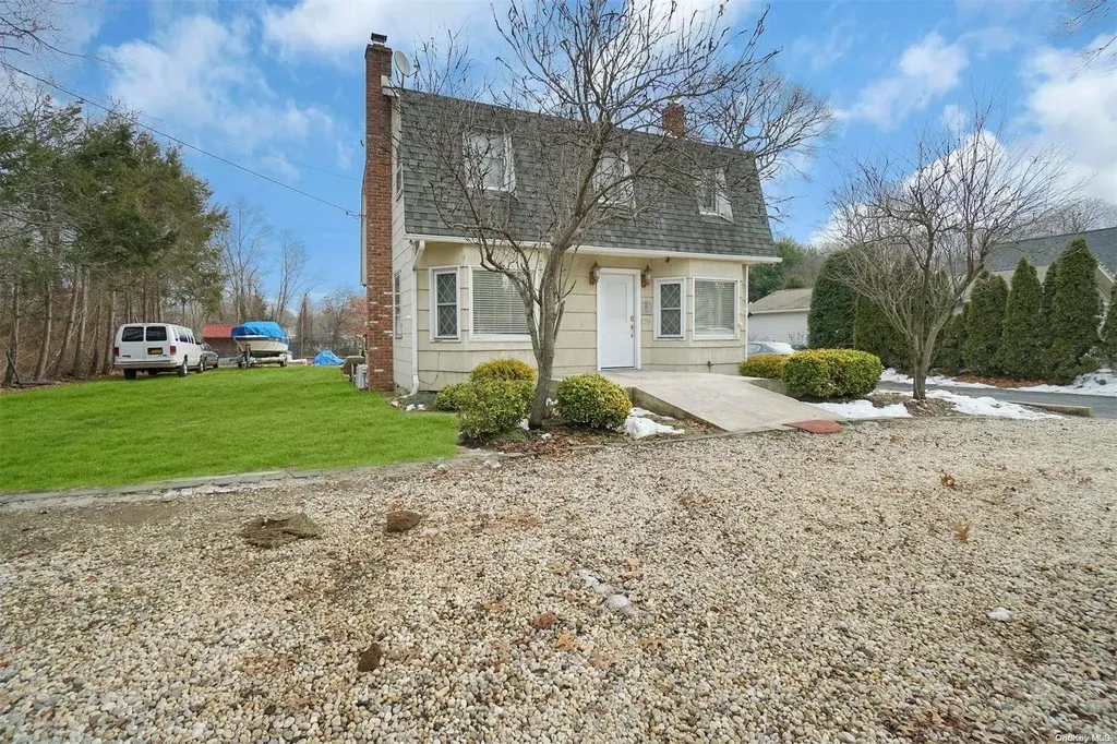 179 Brooksite Drive Smithtown NY 11787