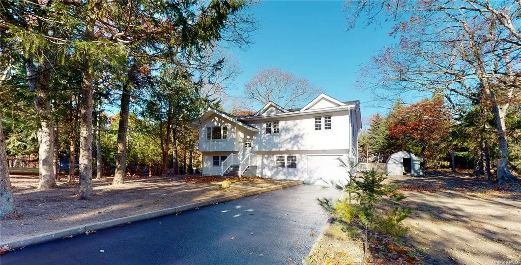 3 Wards Path Hampton Bays NY 11946