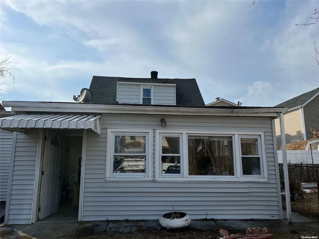 176 Biltmore Avenue Elmont NY 11003