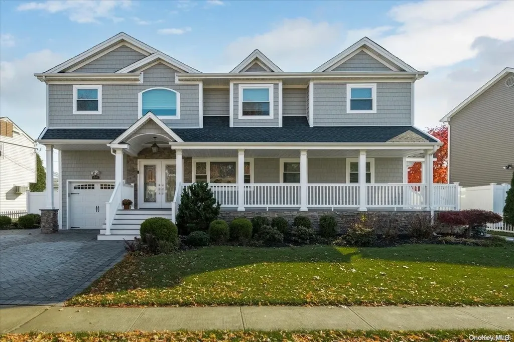 44 Shelter Hill Road Plainview NY 11803