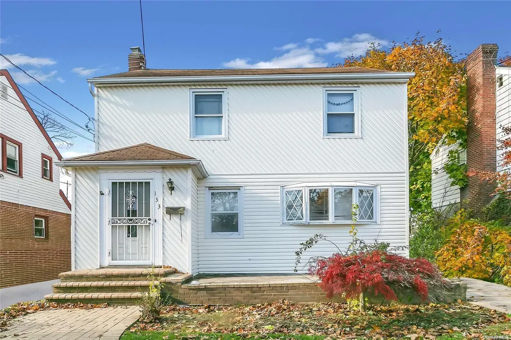 133 Broadfield Road Hempstead NY 11550