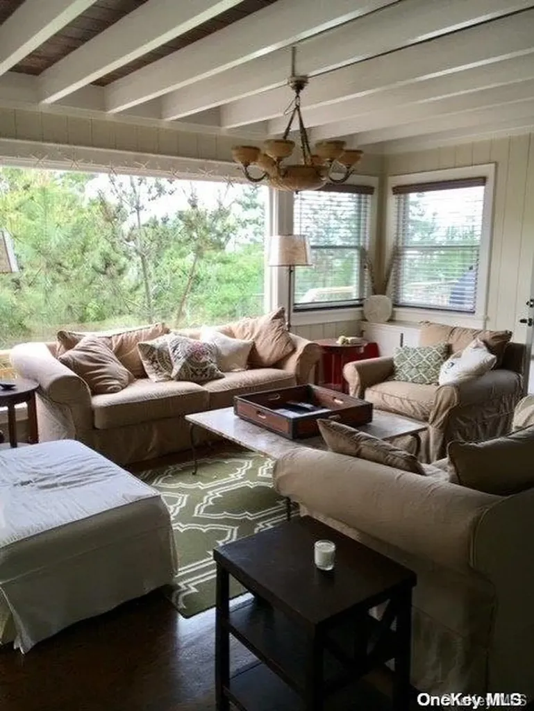 320 Frigate Rdw Ocean Beach NY 11770