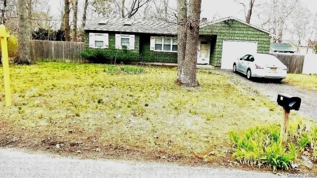 197 Hampton Avenue Mastic NY 11950