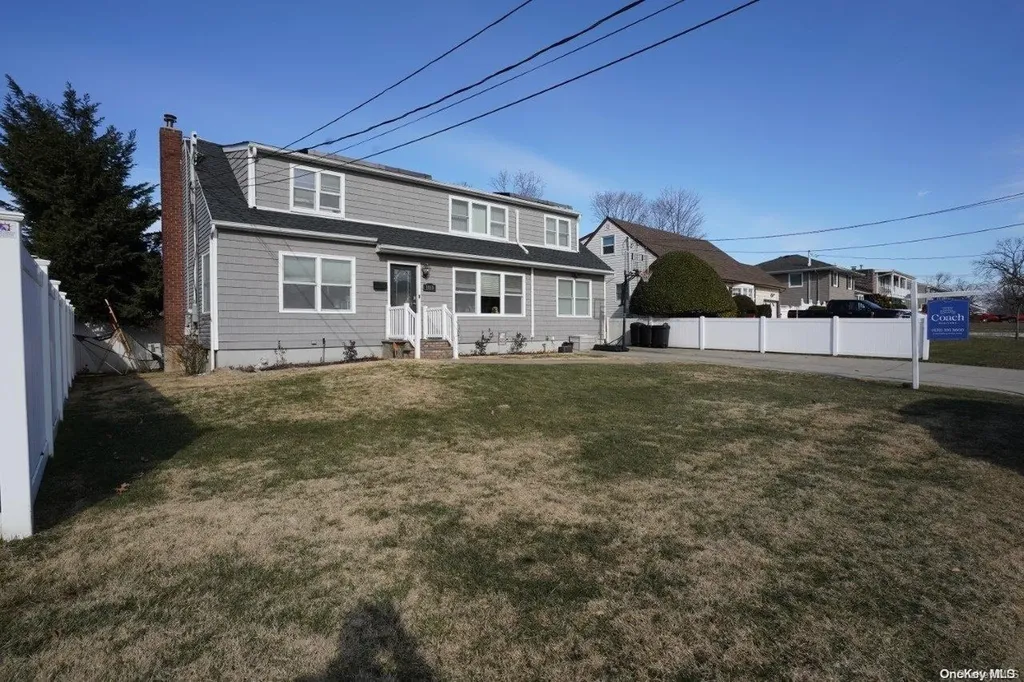 1010 7th Street West Babylon NY 11704