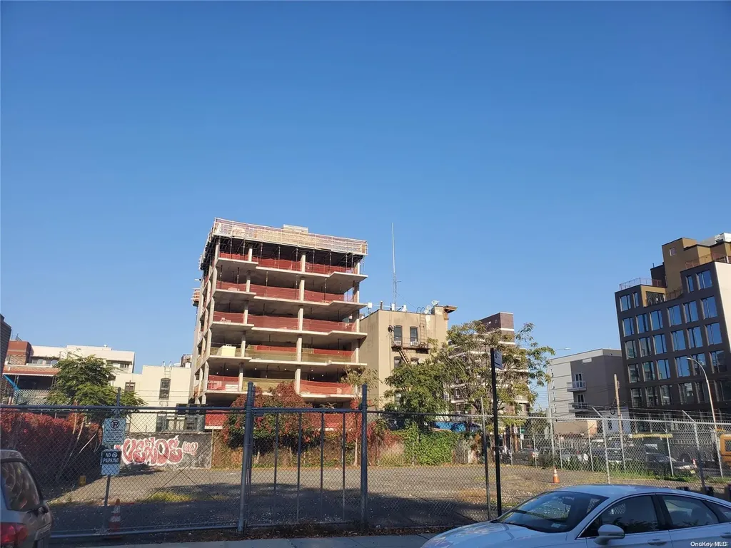 31-16 21st Long Island City NY 11106