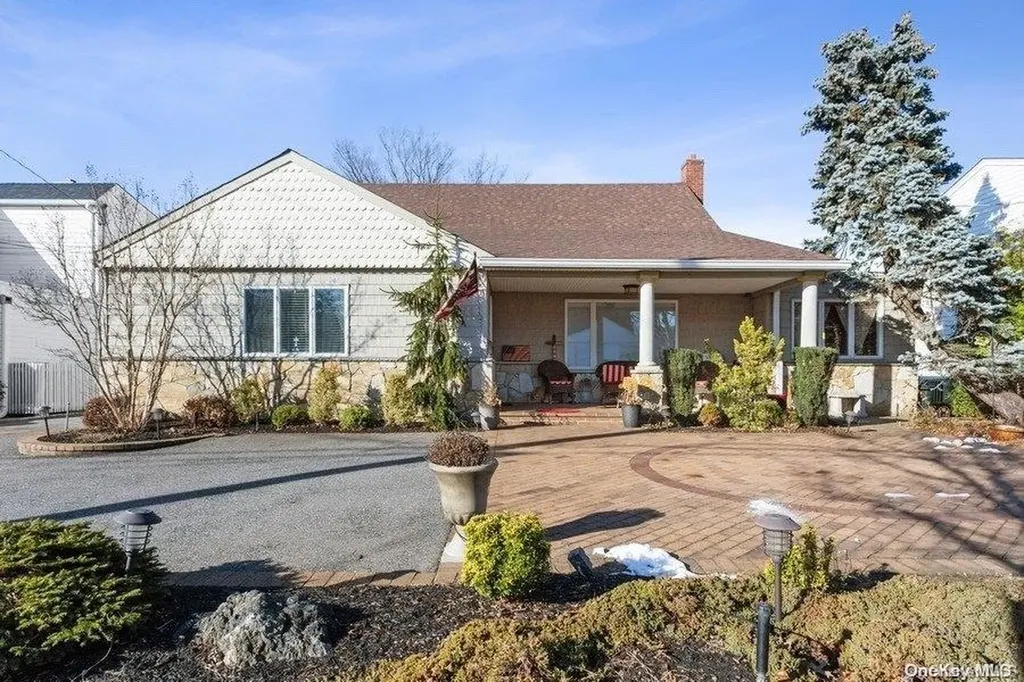 2794 River Avenue Oceanside NY 11572