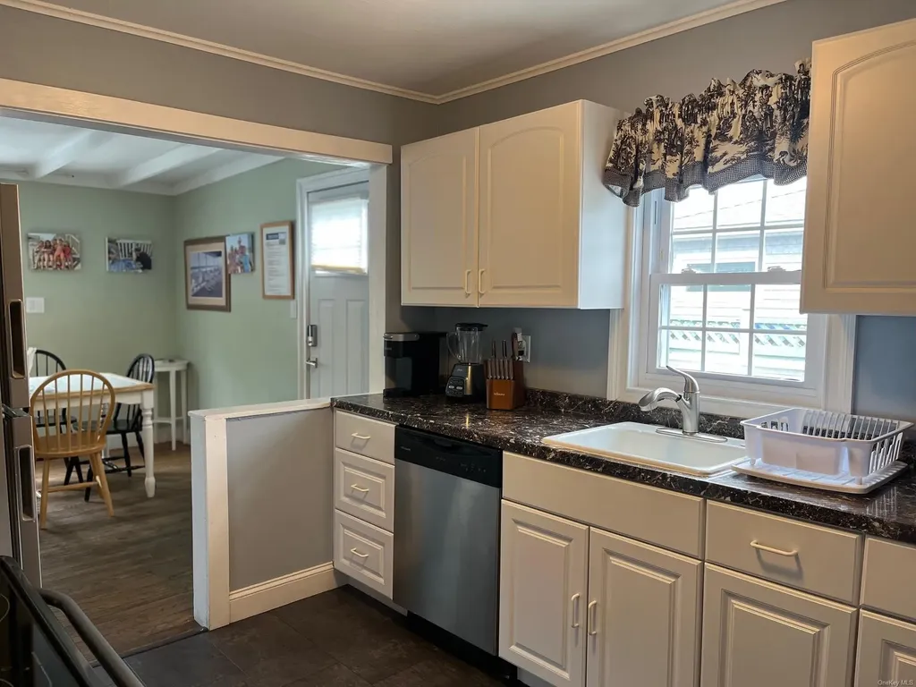 804 Evergreen Walk Ocean Beach NY 11770