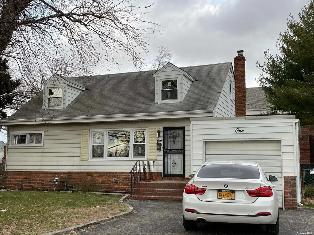 1 Lincoln Gate Plainview NY 11803